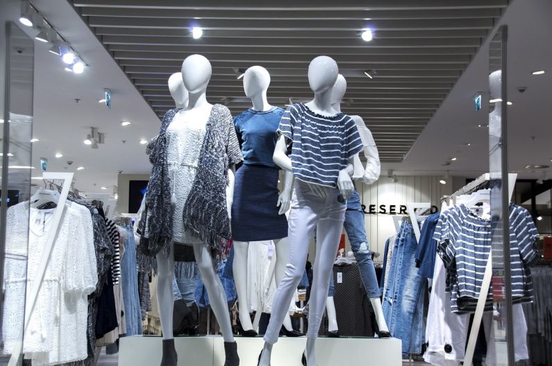 浙江服饰服装erp费用 浙江服饰服装ERP选型与功能对比解析
